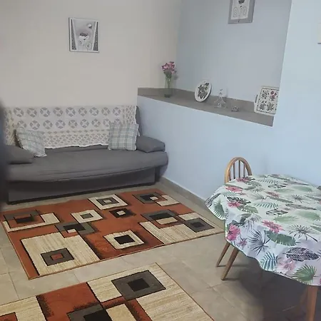 Casita Estherose Vélez Rubio